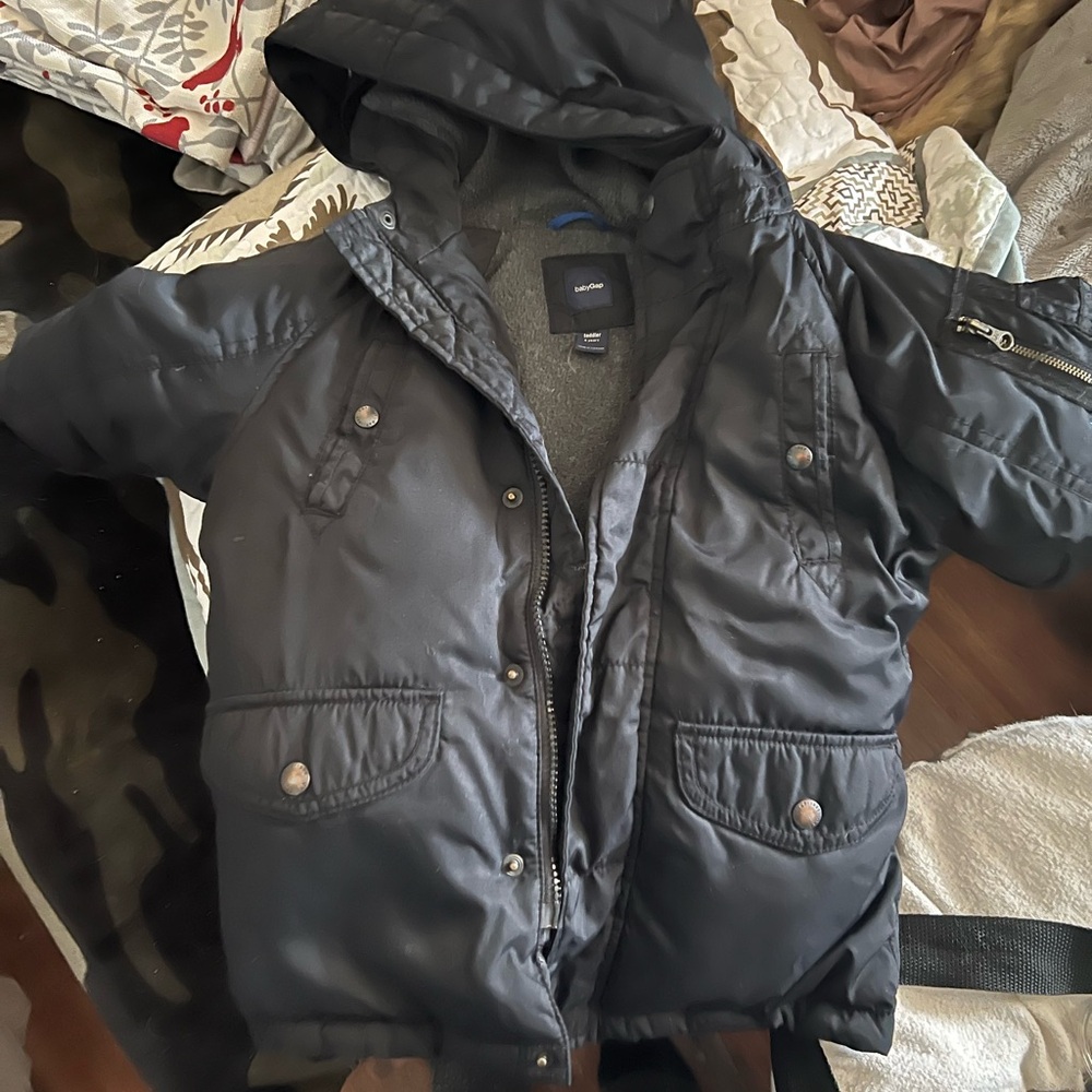 GAP Black Puffer Jacket with Hood and Zipper Closure